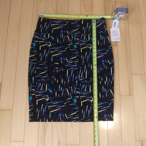 New LulaRoe Cassie skirt size XL - Picture 7 of 10